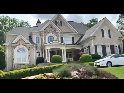 ДОМА ОБЕСПЕЧЕННЫХ АМЕРИКАНЦЕВ 3 В ПРИГОРОДЕ АТЛАНТЫ