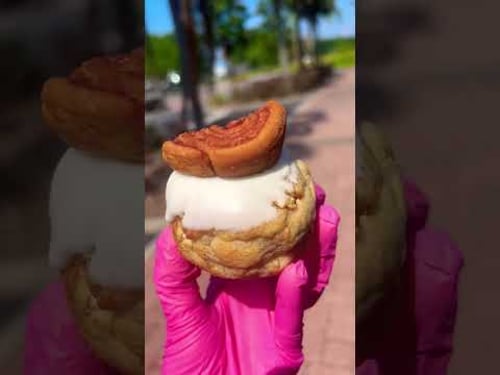 Cinnamon roll cream cheese🤤 #cinnamonroll #cookie #cookies #bakery #florida #love #delicious