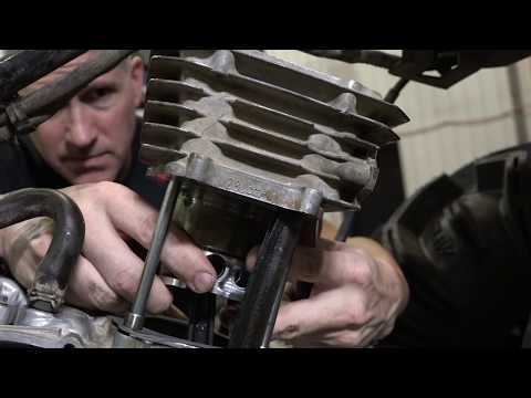 Honda 300 REBUILD Episode #22. Piston removal and cylinder install!