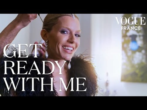 Sienna Miller Gets Ready For The Met Gala | Vogue France