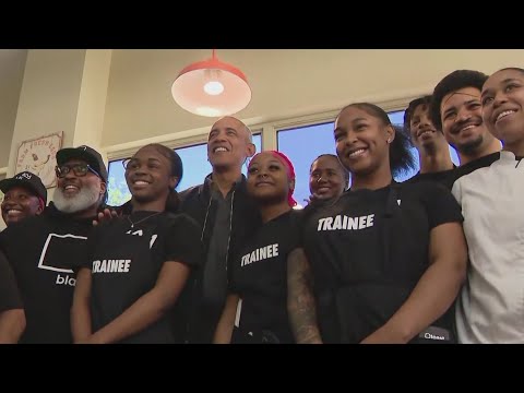 Obama stops by Peach's Restaurant in Chicago's Bronzeville neighborhood