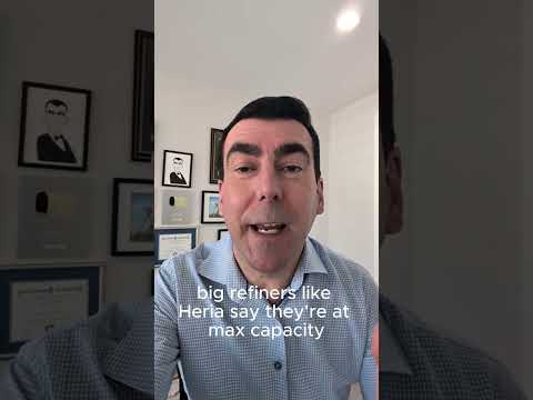 People LINING UP for Gold ā Banks Completely SOLD OUT!