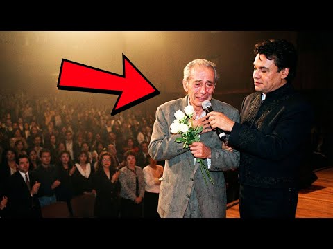 Juan Gabriel Llamó a un Anciano al Azar al Escenario — Lo que Hizo esa Noche EMOCIONÓ a Todos