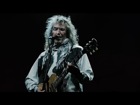 Vídeo homenaje del equipo de Robe en memoria del artista : "Vuela Alto"