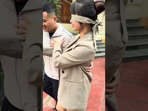 dậy cô em đi xe tay côn