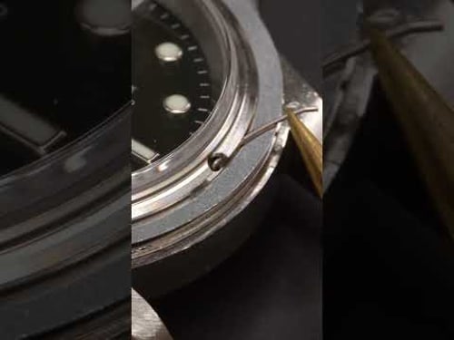 Rolex bezel clicking sound