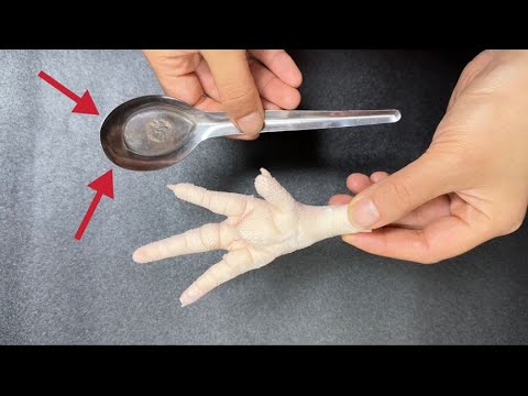 Only then did I realize that deboning chicken feet is so simple, it can be done with a spoon