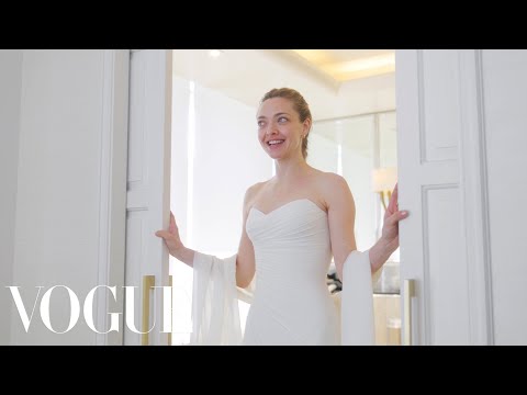 Inside Amanda Seyfried’s Golden Globes Look | Vogue