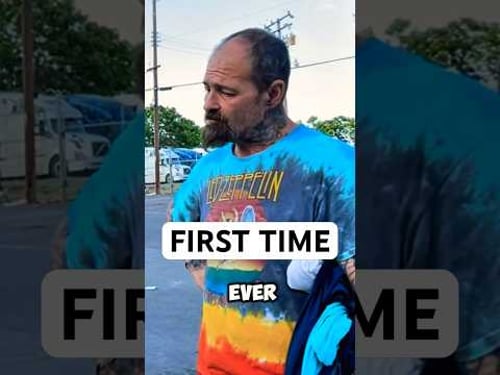 ‘This Is My First Time Experiencing This…’ 🥹 #homeless #kindness