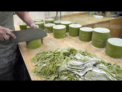Master of cutting dumpling skin with a knife / Korean Street Food