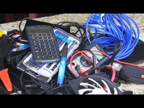 ULTIMATE Tech Tool Bag - See What Linus & Slick Carry