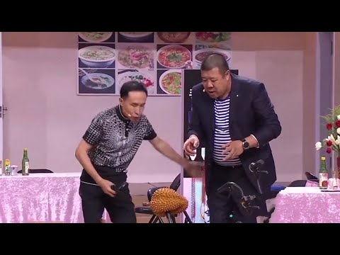 太坏了,巩汉林给大秦共享单车车座按榴莲!🤣🤣 #幽默段子 #搞笑 #喜剧 #爆笑 #小品