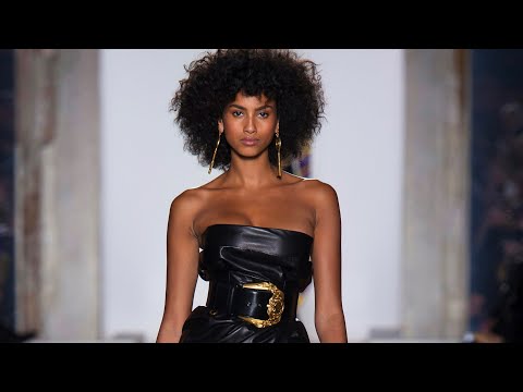 IMAAN HAMMAM VERSACE RUNWAY