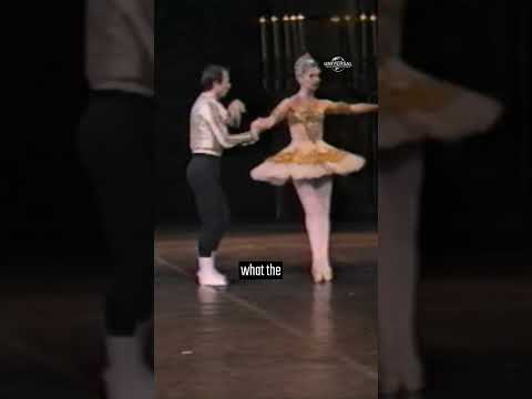 #Nureyev proving that the spotlight is brightest when shared with a Rudolph 🦌