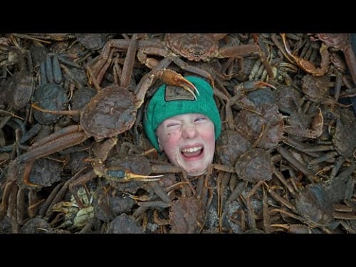 Buried-Alive in Sea Spiders!! Catching 500 Crabs & Fishing for Salmon in Alaska