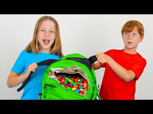 Nastya çocuklara okul işlerini doğru şekilde yapmayı öğretiyor