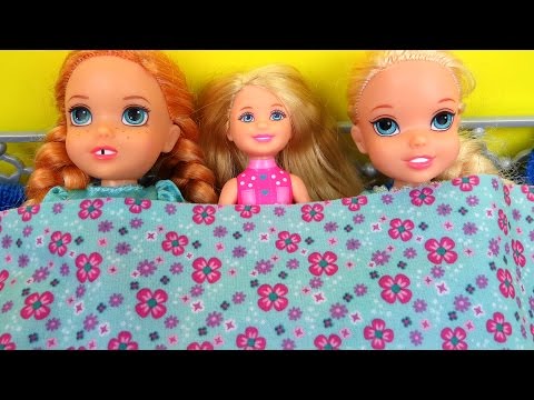 SLEEPOVER ! ELSA & ANNA toddlers - Chelsea Barbie