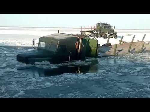 Экстремальные водители на северном бездорожье