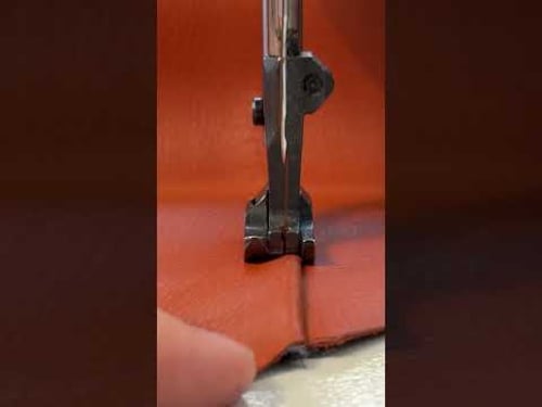 Raindeer Short Sewing #leatherjacket #fashion #leathercompany