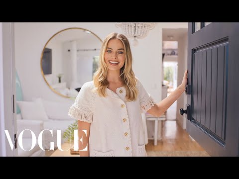Margot Robbie Answers 73 Questions | Vogue