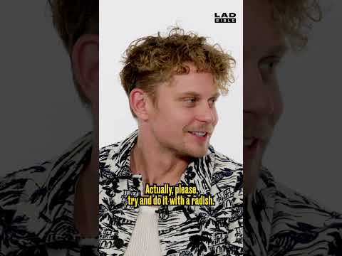 Zach Galifianakis & Billy Magnussen compare Funyuns and Space Raiders | Snack Wars