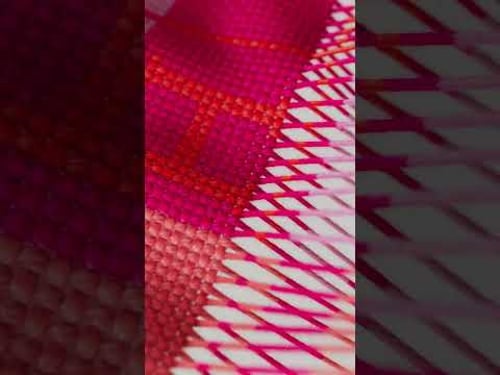 Threads in motion, softness in creation ✨🧶