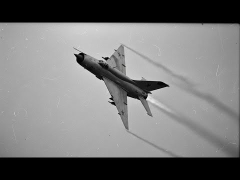 Soviet Pilots Were Baffled by the US Fighter Jet That Landed Itself Without a Pilot