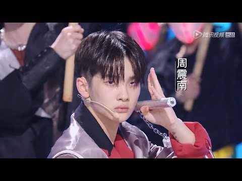 【炙热的我们 We Are Blazing】R1SE重庆方言RAP《中国话》,现场舞龙+双节棍燃爆