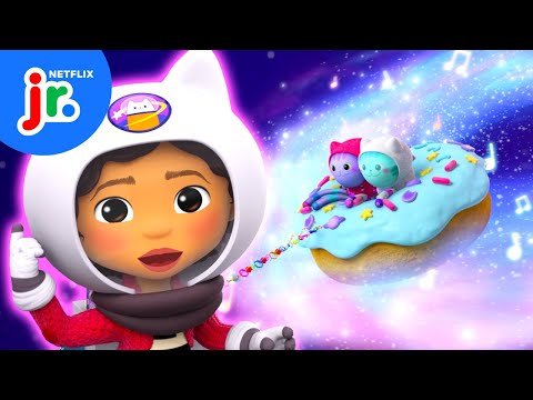 Lending a Helping Paw! 😻 Compilation | Gabby's Dollhouse | Netflix Jr