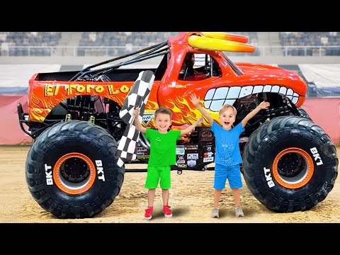 Chris ve Mike, MONSTER JAM gösterisini ziyaret etti