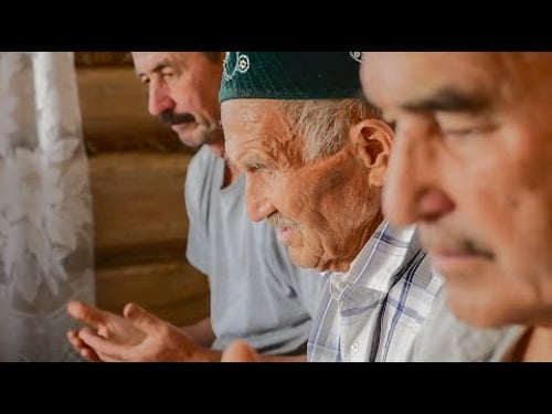 How a 95-year-old grandfather lives out the rest of his days in a village in Russia