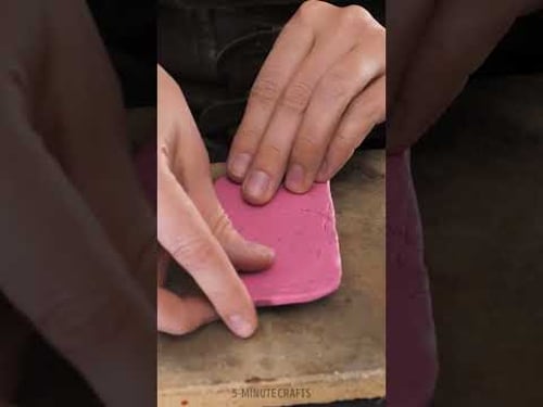 She makes an accessory that saves the day at the perfect moment 😍