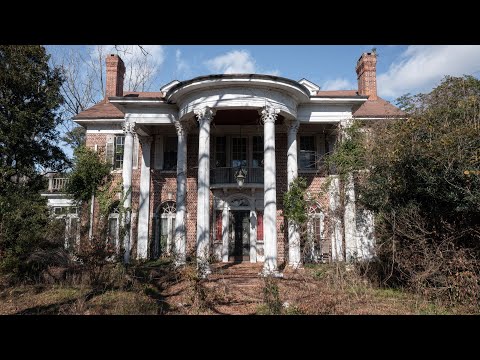 Abandoned Pilot’s Mansion | Family Left After Deadly Backyard Plane Crash