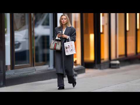 Best Coat Looks. What Are Women Wearing in London? 🇬🇧 REAL Street Style Fashion.