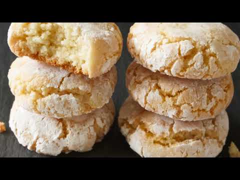 May 2025 Recipes - Italian Amaretti Cookies