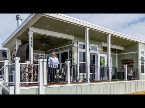 Grieving Widow Walked Into This Tiny Home and Said "Let's Do It"