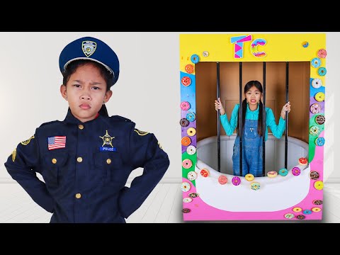 Charlotte & Police Andrea’s Healthy Food Mission 🍎👮♀️