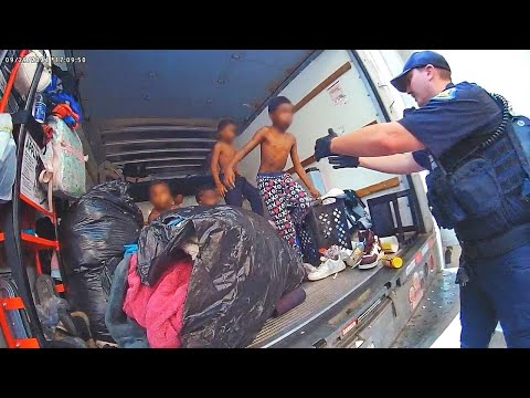 Cops Rescue 7 Children After Disturbing Traffic Stop