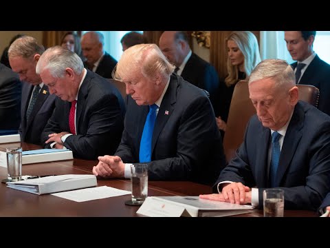 Trump asks Ben Carson to say prayer before cabinet meeting