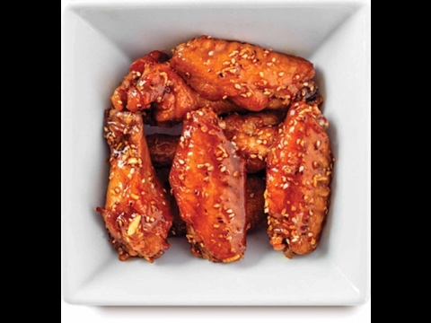 Wings in honey-soy sauce in the oven. Wings in the oven.