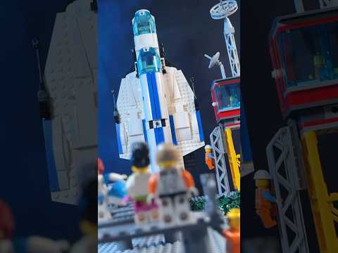 Trying to build a spaceship in LEGO #lego #legospace