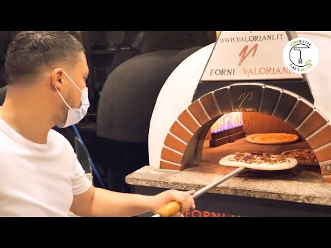 製作傳統窯烤義大利披薩 台北道地發酵72小時的義式風味Authentic Italian pizza made in Taipei |克里斯丁細品 Feat. Pizza Persé