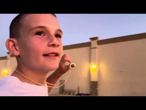 Play at the sand at uncle bobs