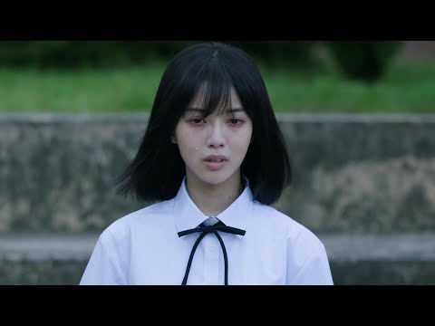 Girl Is a Cursed Witch from Birth & Any Man Who Approaches Her Will Die