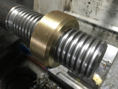 Режу наружную трапецию самокалом из центровки.