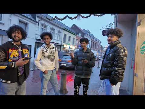ውዐሎና ኣብ ከተማ roermond ናይ ጎደና ህቶታት