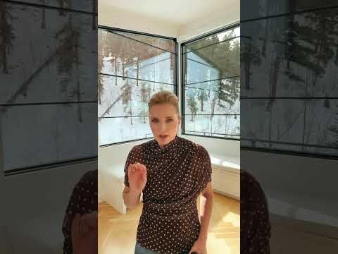 Your Printed Tops May Be Aging You—Here's How to Fix It