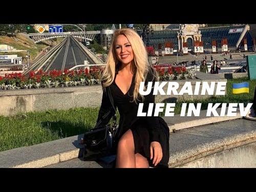 Ukraine 🇺🇦Life in Kiev. February 12, 2026. The Streets of Kiev, Ukraine. Streets Scenes.