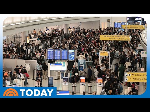 Long Airport Lines Continue as TSA Workers Call out Sick or Quit