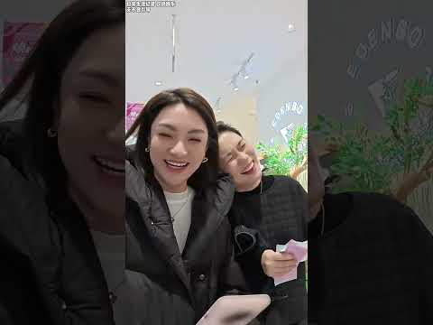 儿媳妇给婆婆生日忘了赶紧找闺蜜上街补礼物,回家直接下跪道歉!#婆媳 #礼物 #日常vlog